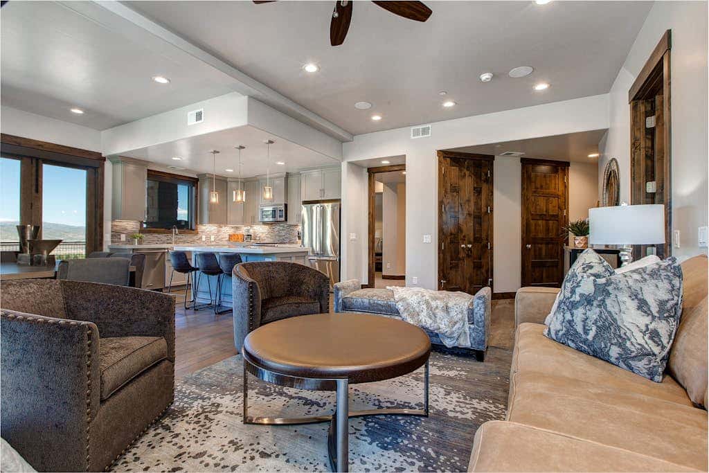 Luxury condo with large deck, pool/hot tub, walk to ski access