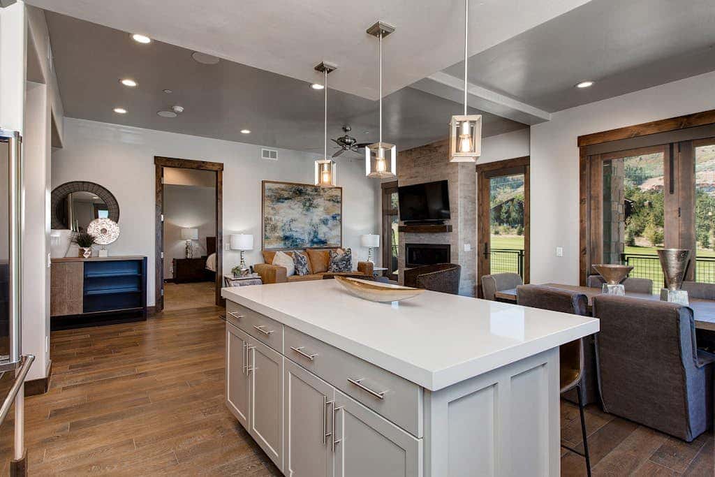 Luxury condo with large deck, pool/hot tub, walk to ski access