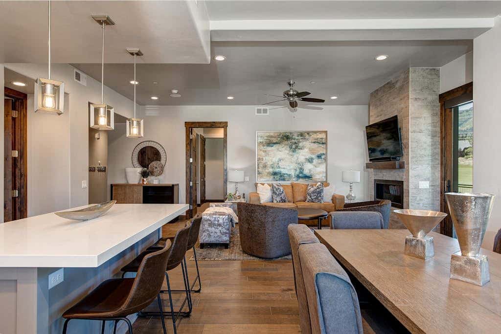 Luxury condo with large deck, pool/hot tub, walk to ski access