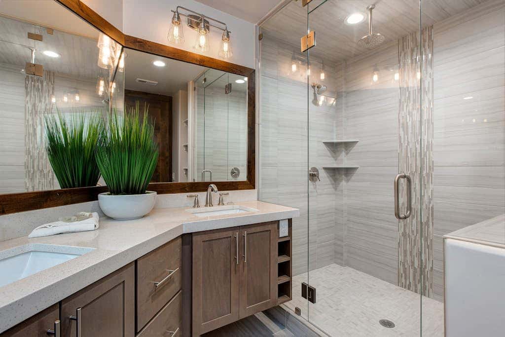 Luxury condo with large deck, pool/hot tub, walk to ski access