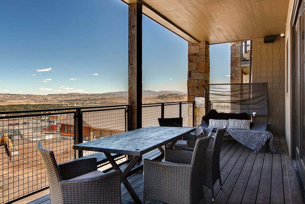 Luxury condo with large deck, pool/hot tub, walk to ski access