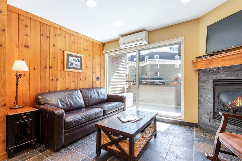 Ski-view studio close to skiing with hot tub, outdoor pool, gym, saunas
