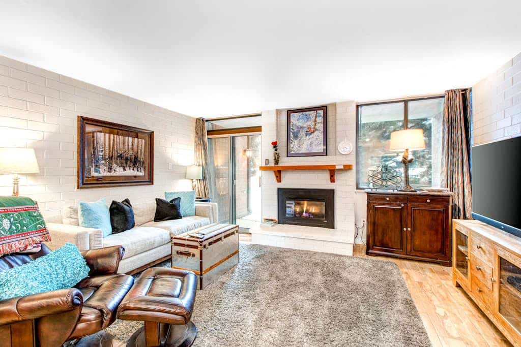 Golf Course Front Condo with Shared Outdoor Pool, Hot Tub, & High-Speed WiFi