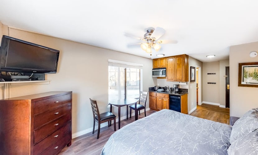 Carriage House #215