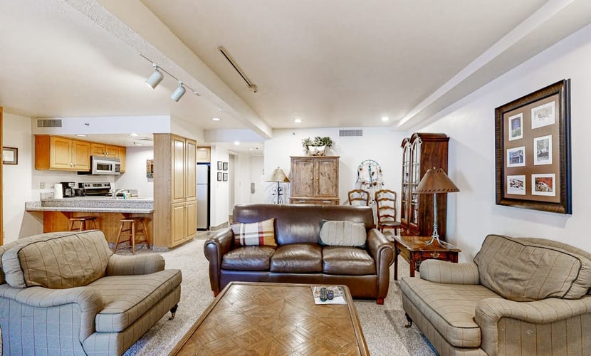 SKI-IN/SKI-OUT Mountain Village Lodge 269