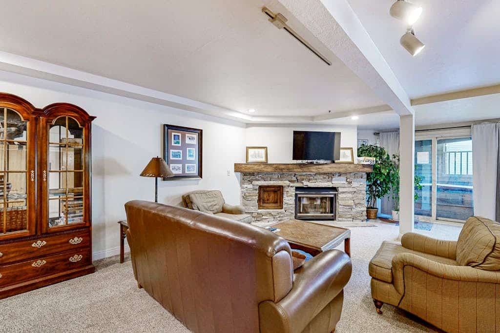 SKI-IN/SKI-OUT Mountain Village Lodge 269