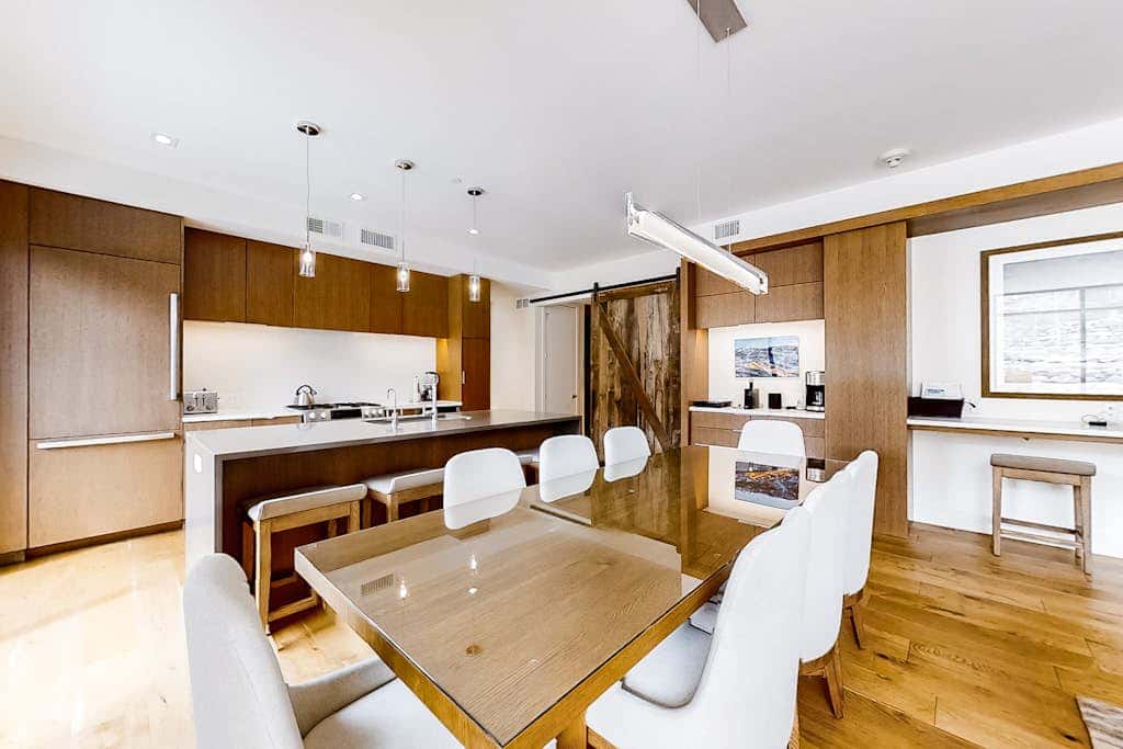 All-Suite Ski-In, Ski-Out Penthouse - Pool, Hot Tub & Mountain-View Balcony