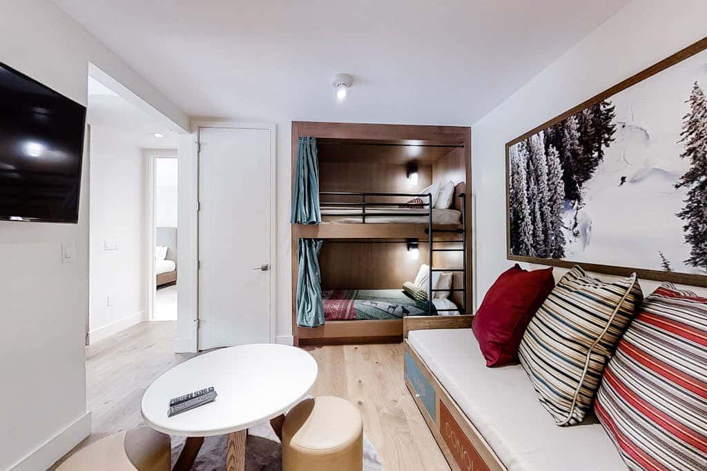 All-Suite Ski-In, Ski-Out Penthouse - Pool, Hot Tub & Mountain-View Balcony
