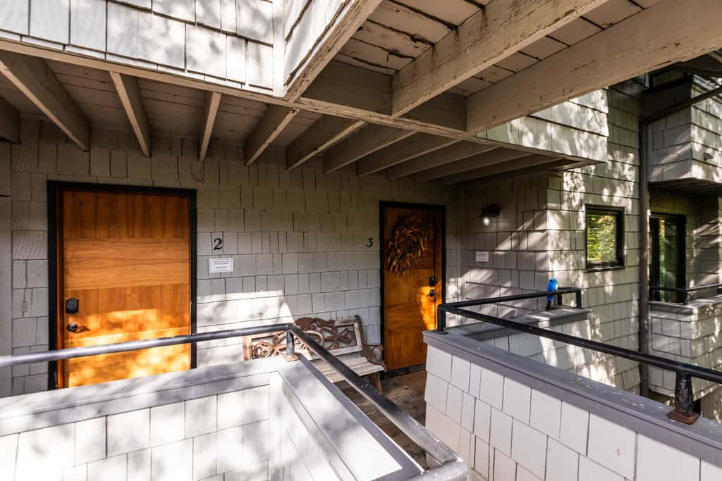 Stylish condo in prime location just steps from Main Street & Town Lift Plaza