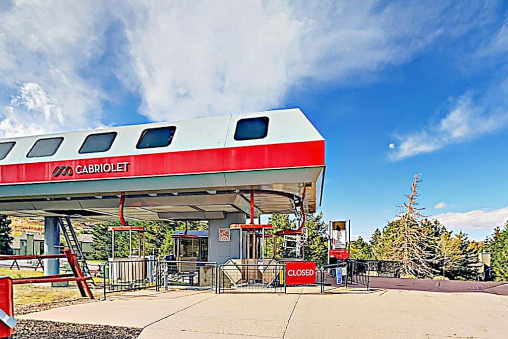 Brand-New Home w/ Outdoor Heated Pool & Hot Tub - Just Minutes to Slopes