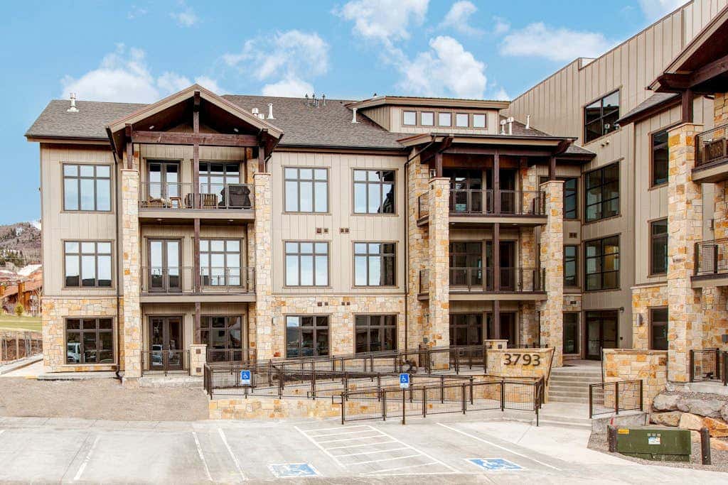 Brand-New Home w/ Outdoor Heated Pool & Hot Tub - Just Minutes to Slopes
