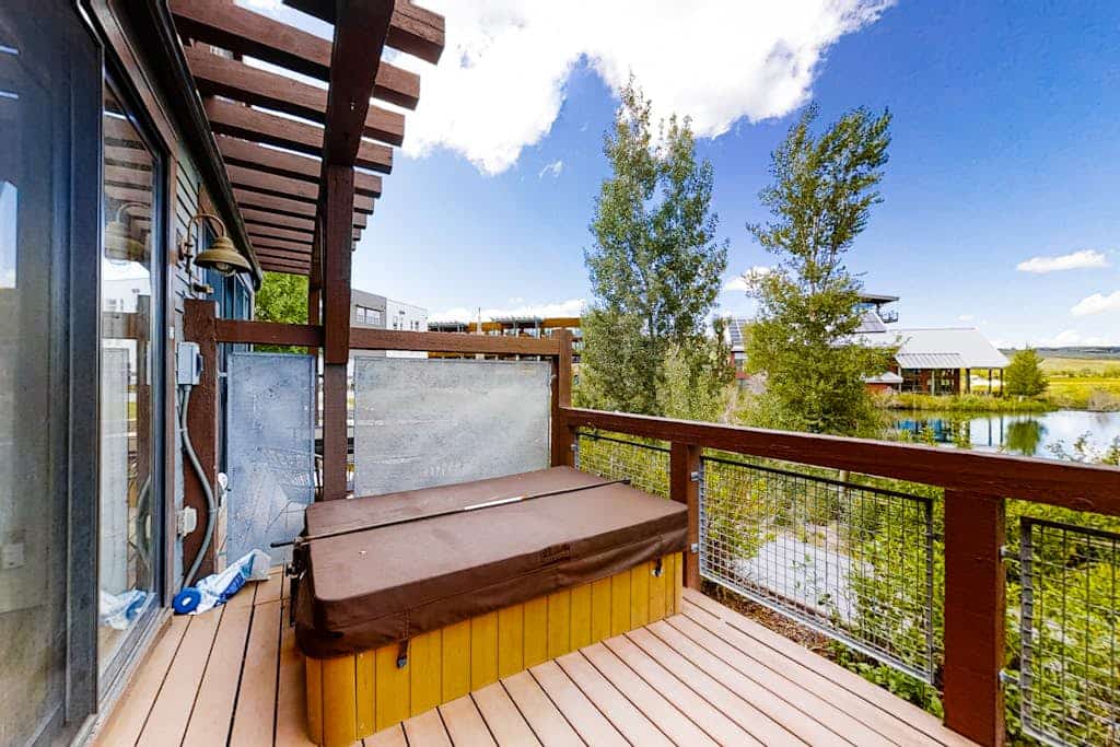 Newpark Townhomes 28