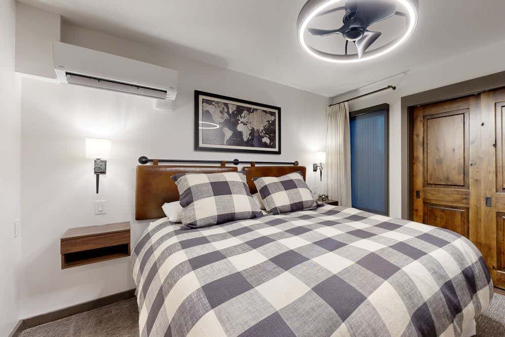 Lavish alpine escape with pool & hot tub - walk to lifts, dining & shops