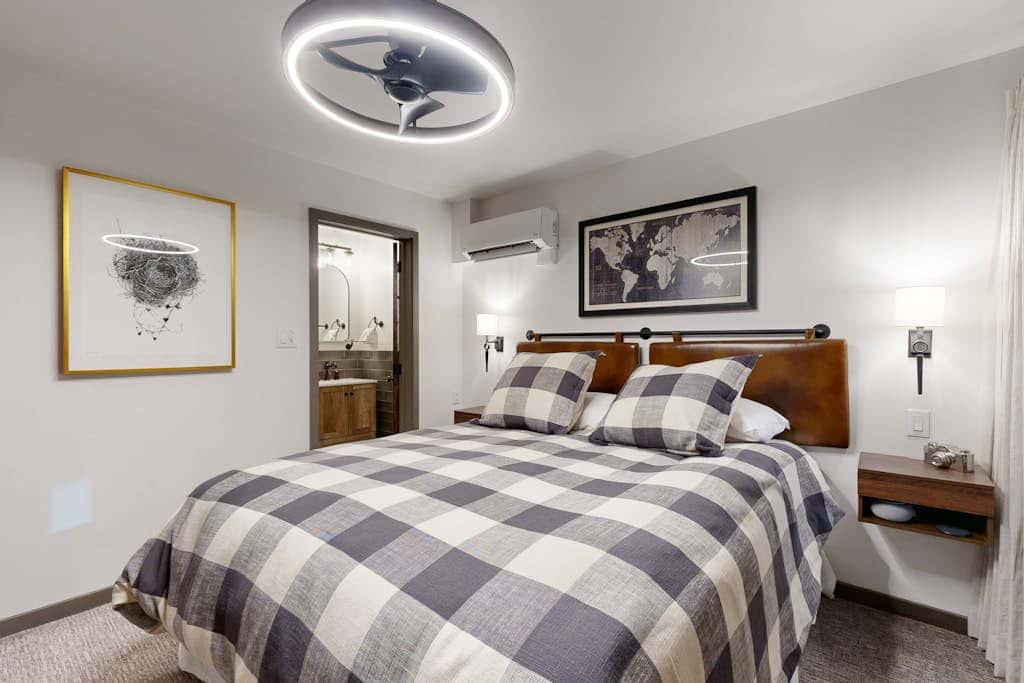 Lavish alpine escape with pool & hot tub - walk to lifts, dining & shops