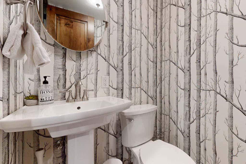 Lavish alpine escape with pool & hot tub - walk to lifts, dining & shops