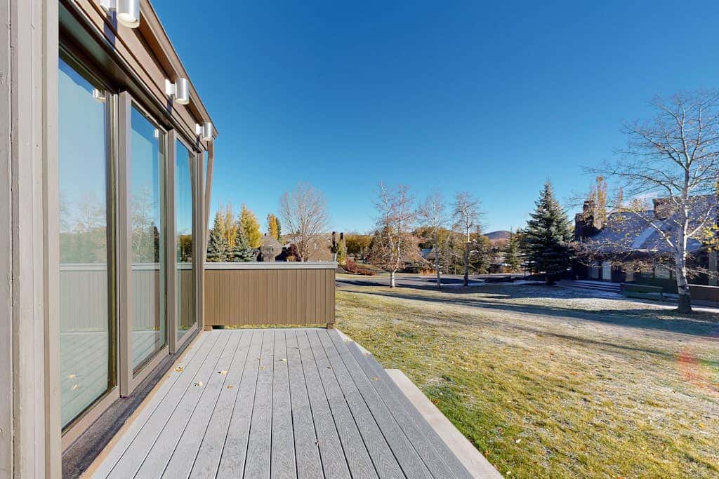 Lavish alpine escape with pool & hot tub - walk to lifts, dining & shops