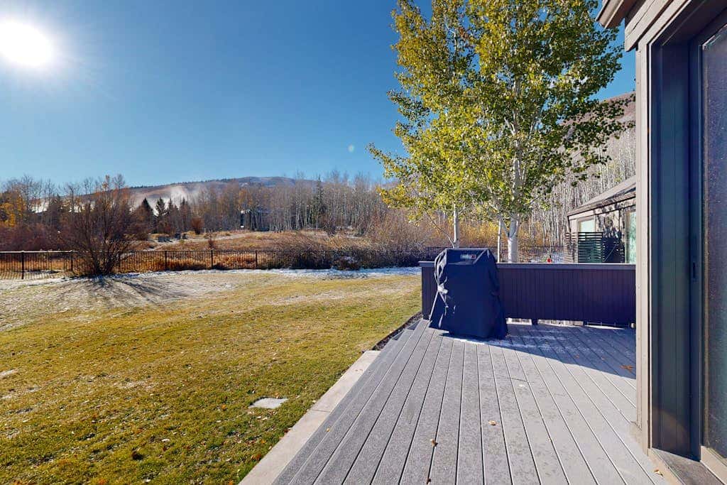 Lavish alpine escape with pool & hot tub - walk to lifts, dining & shops
