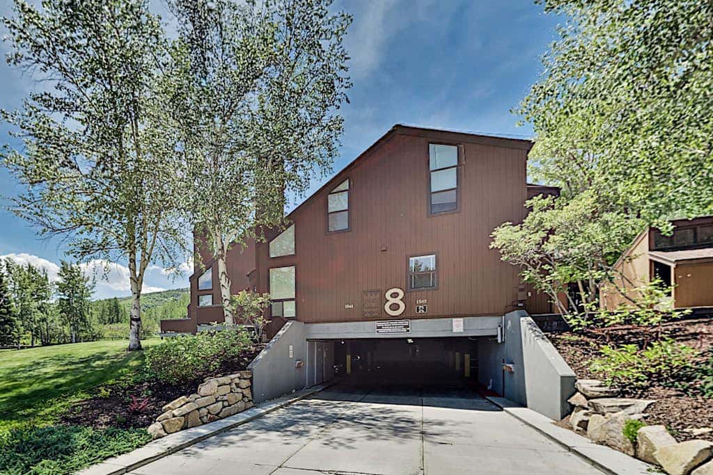 Lavish alpine escape with pool & hot tub - walk to lifts, dining & shops