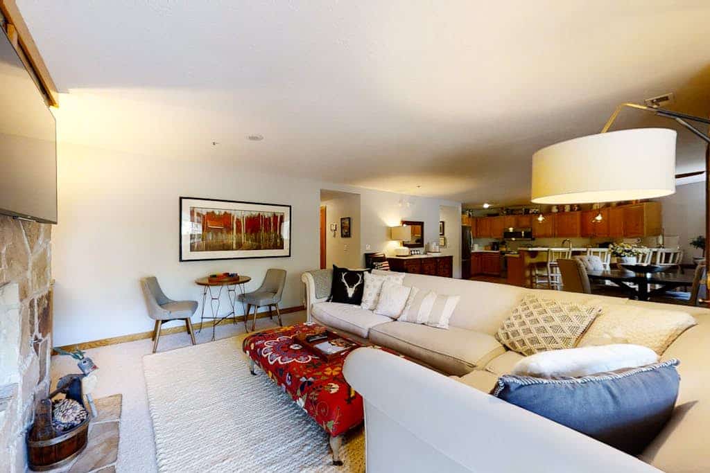 All Seasons Condominiums 303