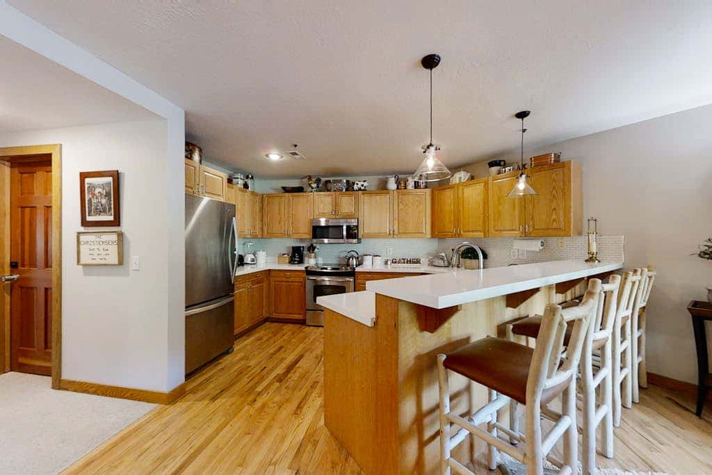Relaxing Condo with  Heated Pool - Near Slopes & Historic Main Street
