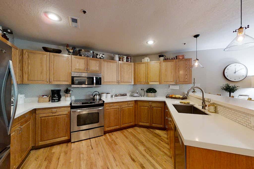 Relaxing Condo with  Heated Pool - Near Slopes & Historic Main Street