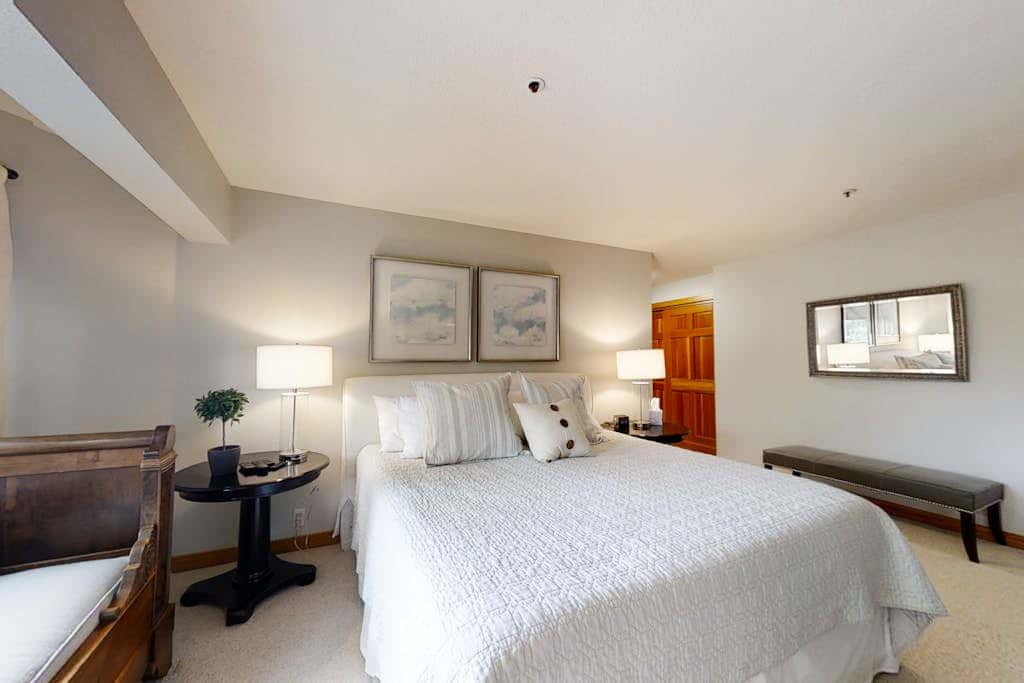Relaxing Condo with  Heated Pool - Near Slopes & Historic Main Street