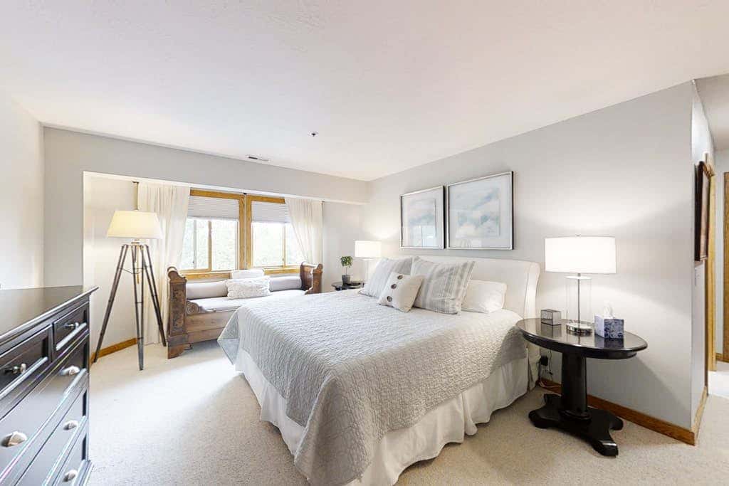 Relaxing Condo with  Heated Pool - Near Slopes & Historic Main Street