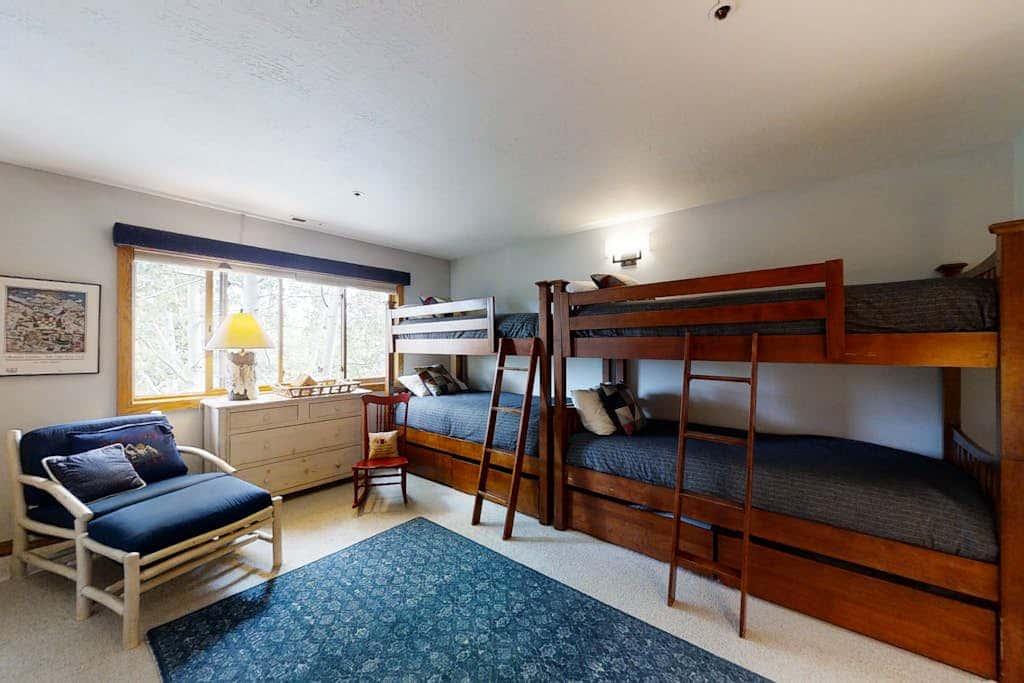 Relaxing Condo with  Heated Pool - Near Slopes & Historic Main Street