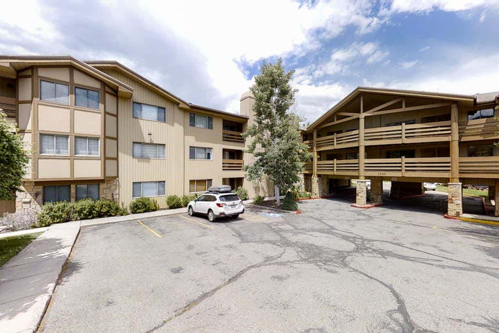 Relaxing Condo with  Heated Pool - Near Slopes & Historic Main Street