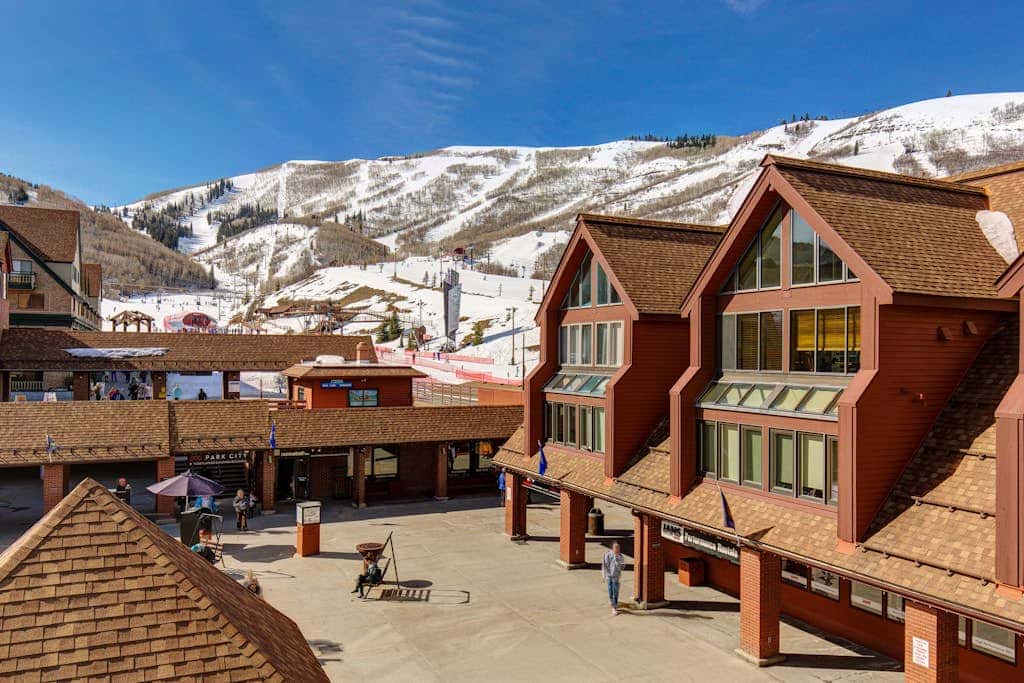 ski-in - ski-out Studio with  Pool, Hot Tub, Fitness Center & Mountain Views