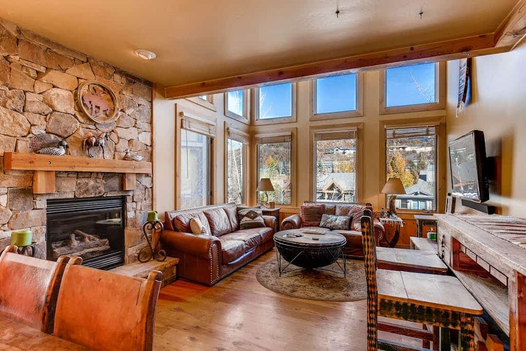 Downtown townhome with private hot tub close to Park City Mountain & Deer Valley