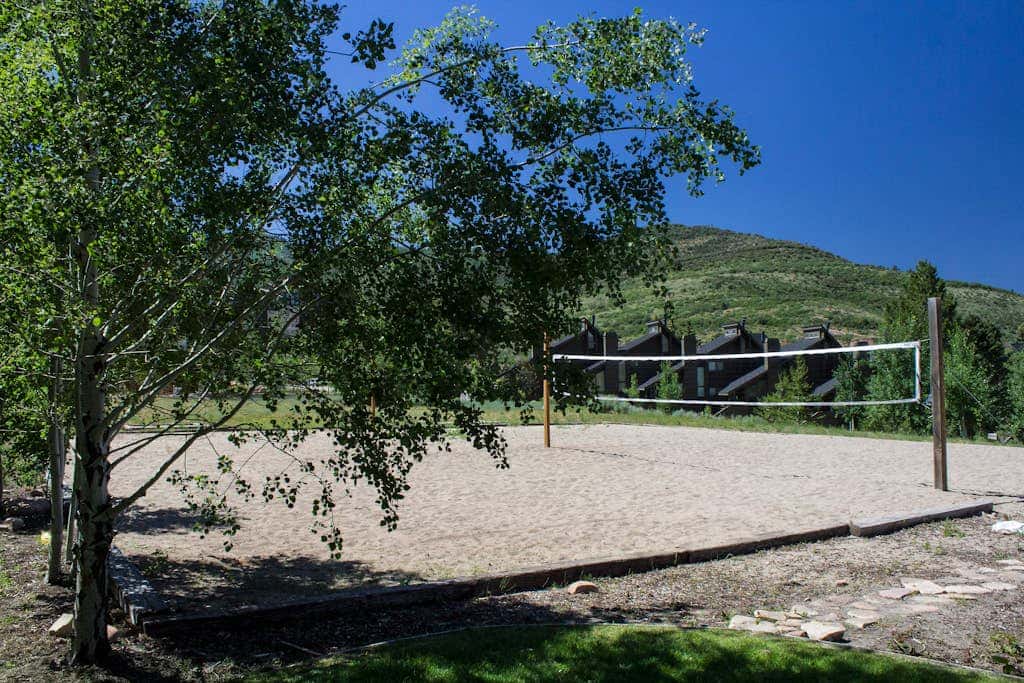 Canyons Condo Near Ski Lifts with Resort Amenities