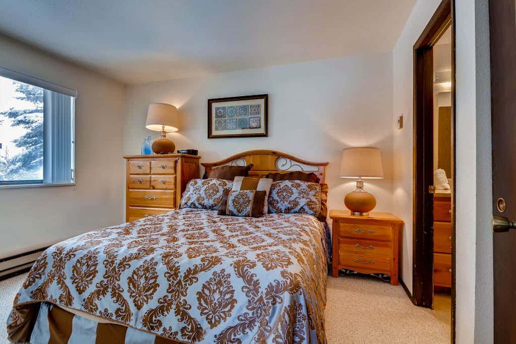 Canyons Condo Near Ski Lifts with Resort Amenities