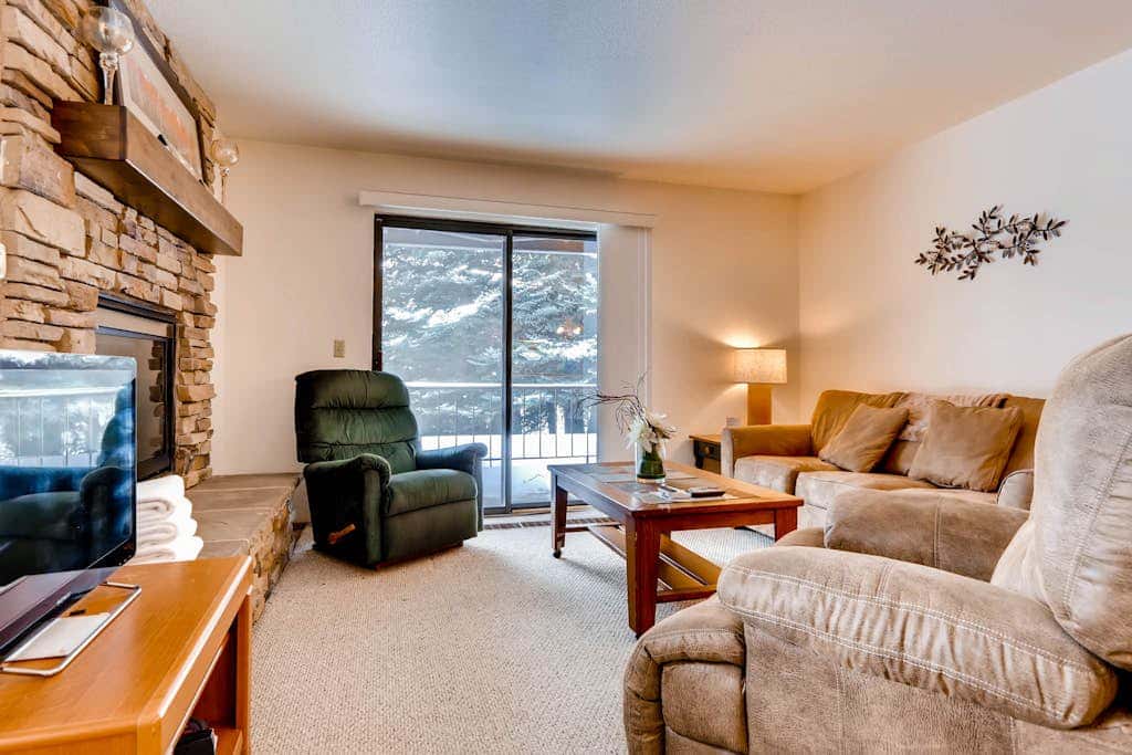 Canyons Condo Near Ski Lifts with Resort Amenities