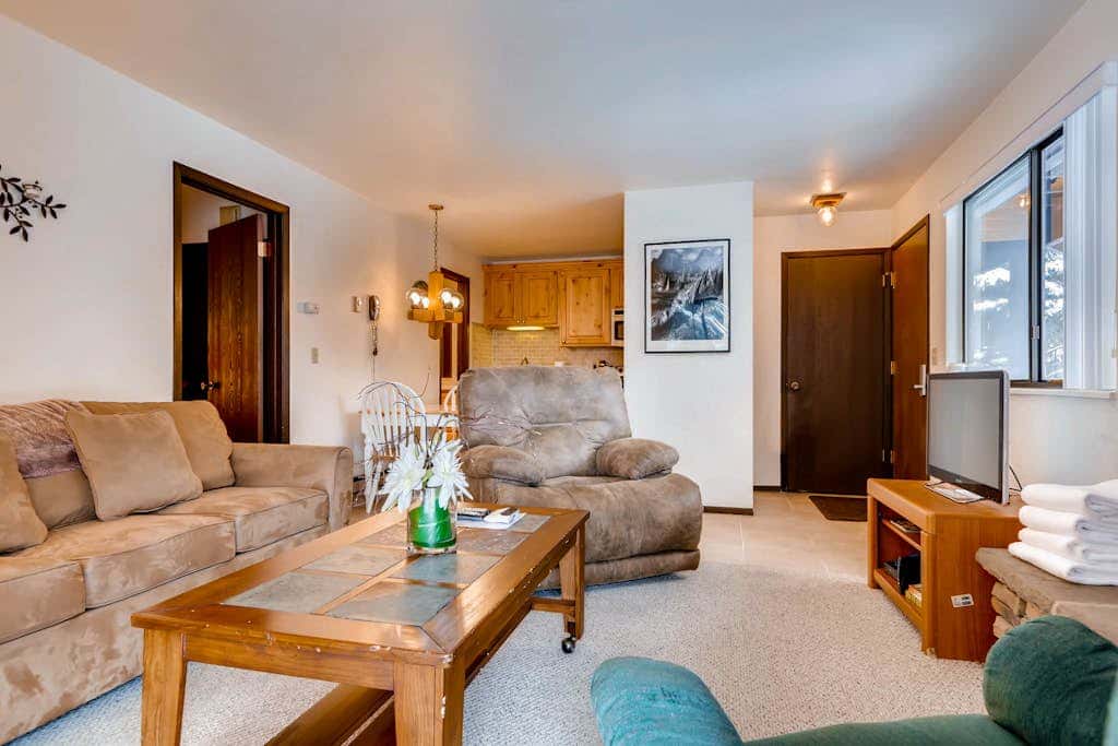 Canyons Condo Near Ski Lifts with Resort Amenities