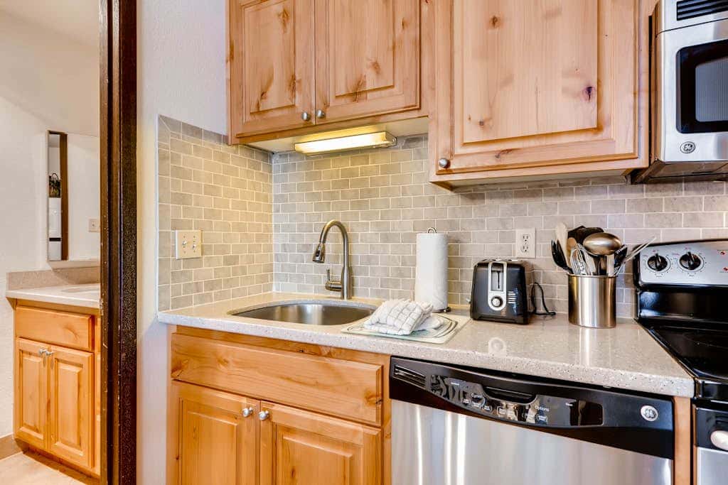 Canyons Condo Near Ski Lifts with Resort Amenities