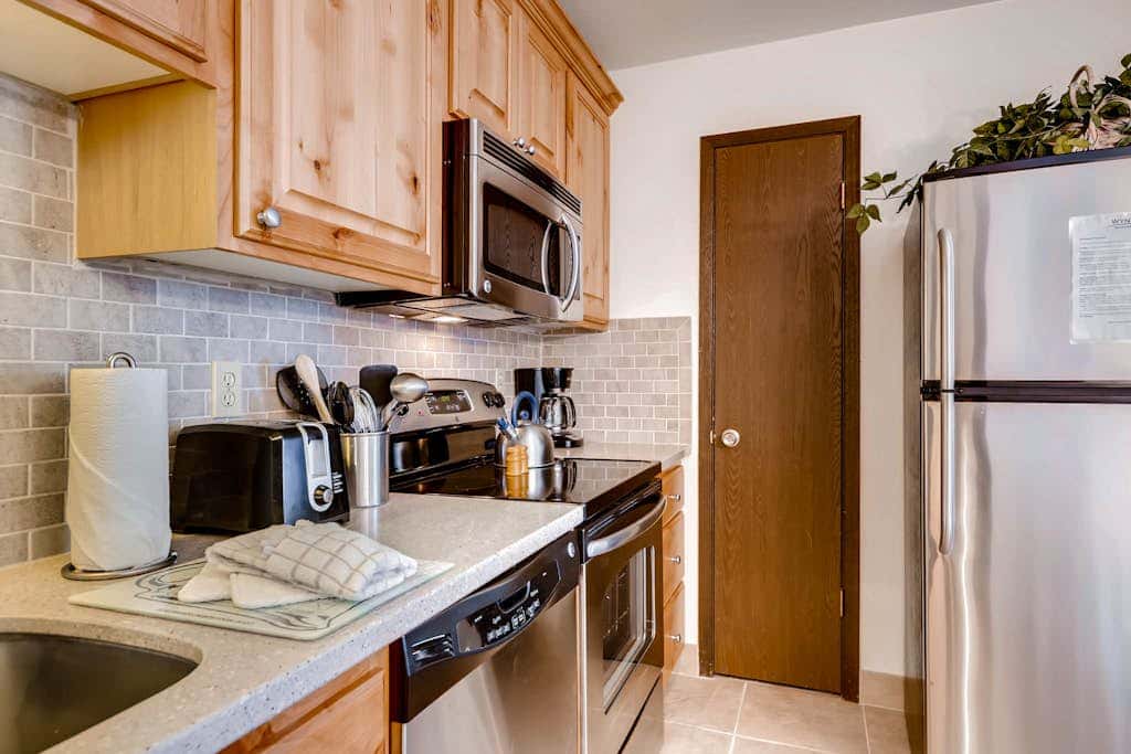 Canyons Condo Near Ski Lifts with Resort Amenities