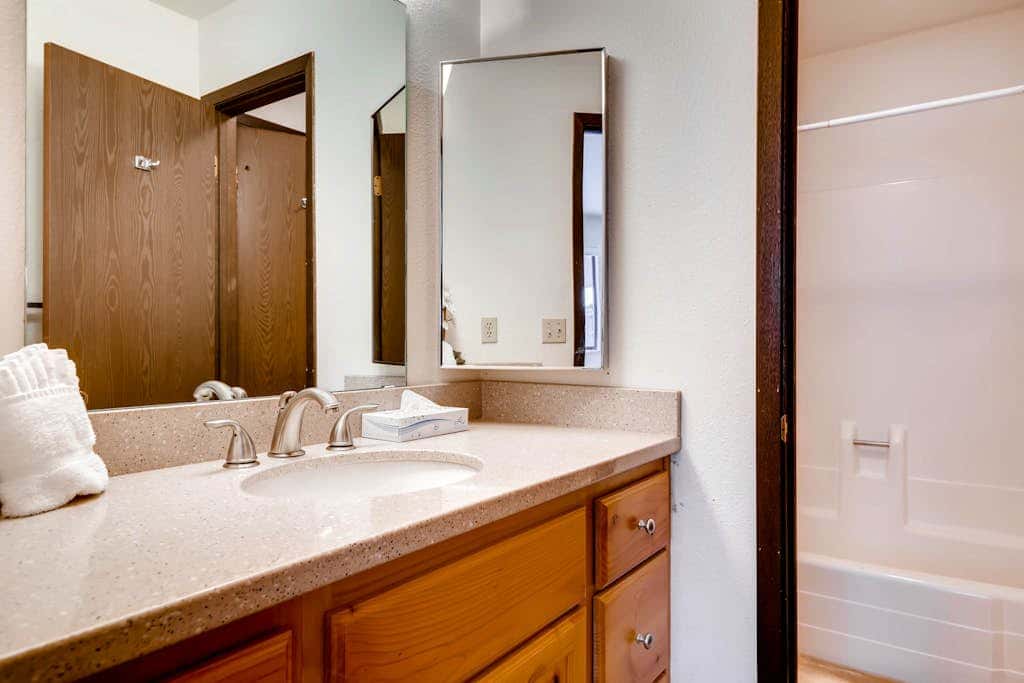 Canyons Condo Near Ski Lifts with Resort Amenities