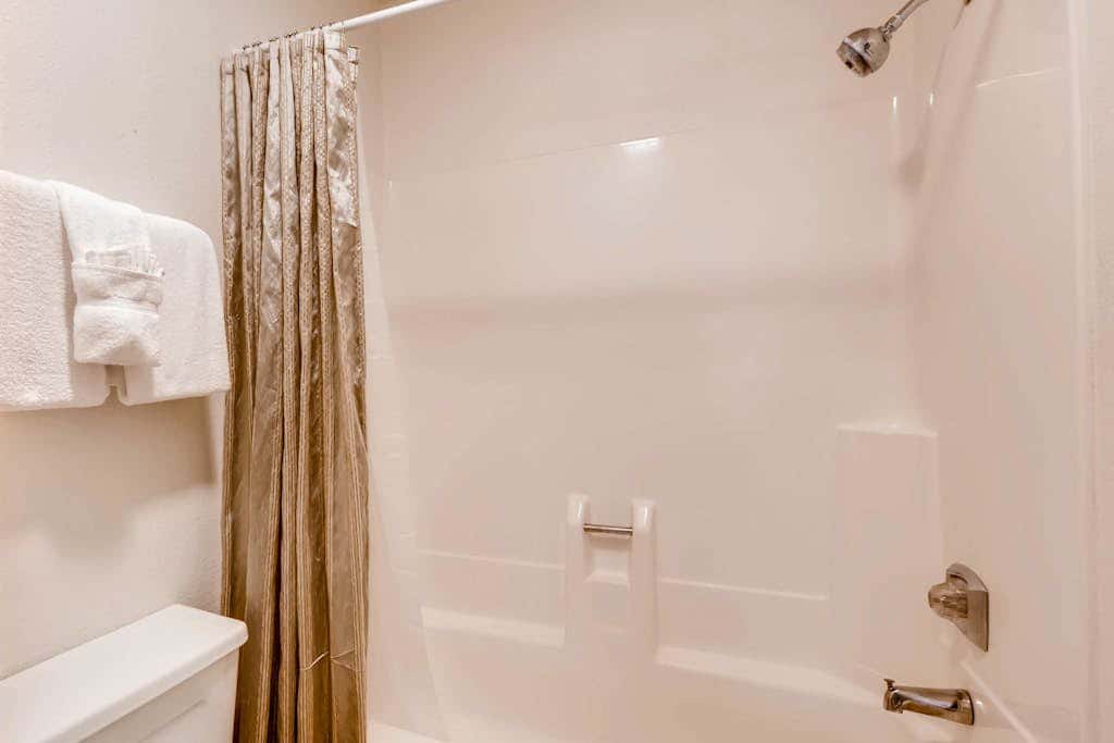 Canyons Condo Near Ski Lifts with Resort Amenities