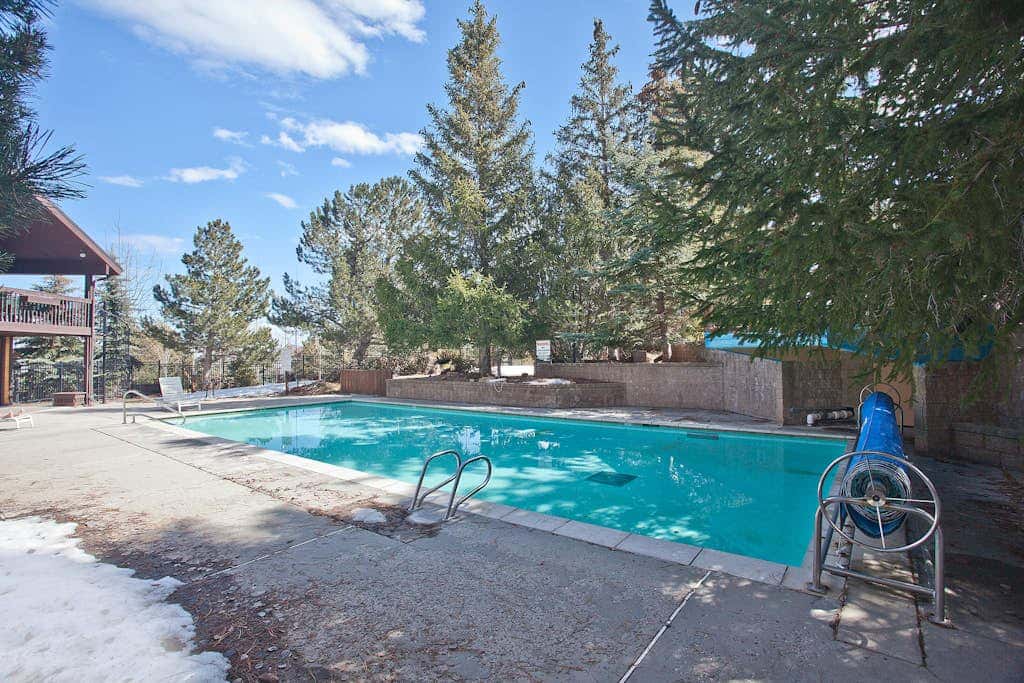 Canyons Condo Near Ski Lifts with Resort Amenities