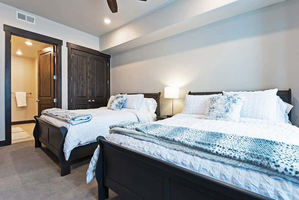 Enchanting resort condo with mountain views, hot tub, & pool - walk to lifts