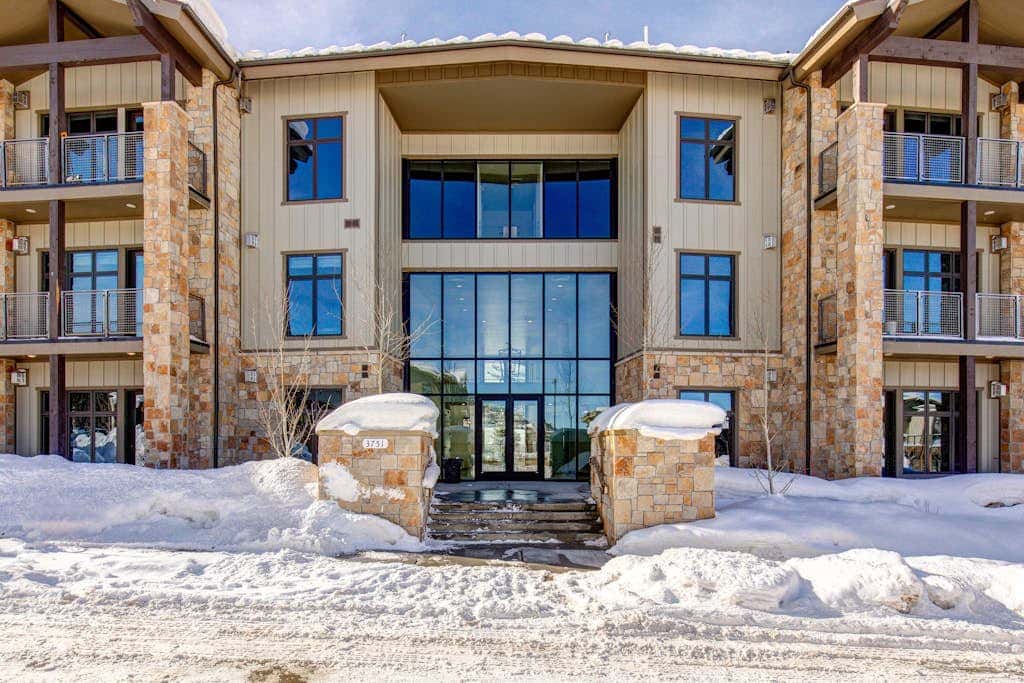 Enchanting resort condo with mountain views, hot tub, & pool - walk to lifts