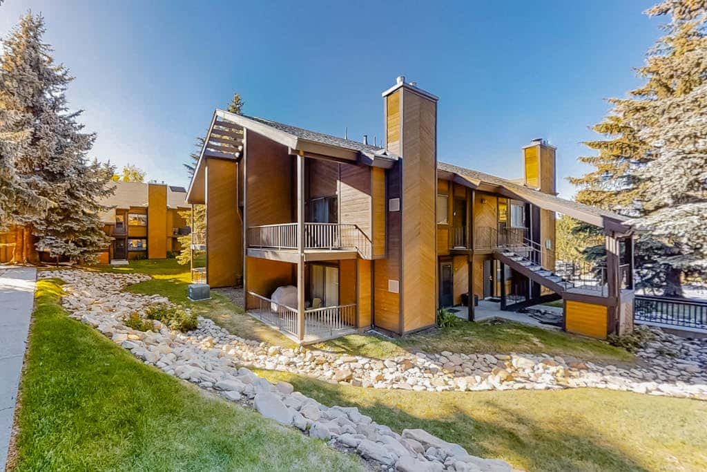 Alpine Gem - Pools, Hot Tubs, Tennis - Walk 5 Mins to Lift & 8 Mins to Dining