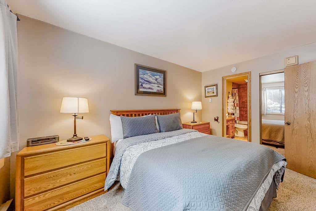 Alpine Gem - Pools, Hot Tubs, Tennis - Walk 5 Mins to Lift & 8 Mins to Dining