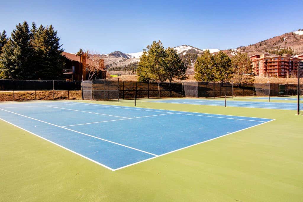 Alpine Gem - Pools, Hot Tubs, Tennis - Walk 5 Mins to Lift & 8 Mins to Dining