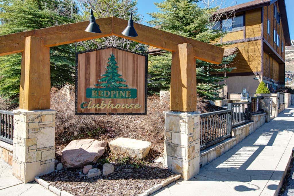 Alpine Gem - Pools, Hot Tubs, Tennis - Walk 5 Mins to Lift & 8 Mins to Dining