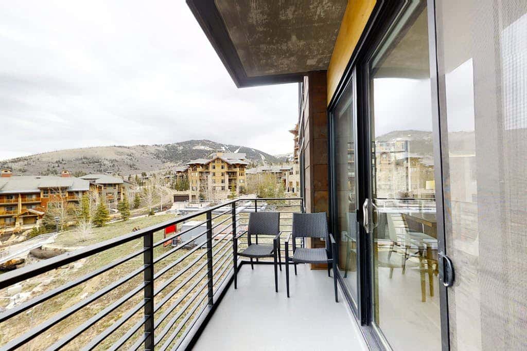 All-Suite Ski-In,Ski-Out Haven with Lavish Interior, Heated Pool & 2 Hot Tubs
