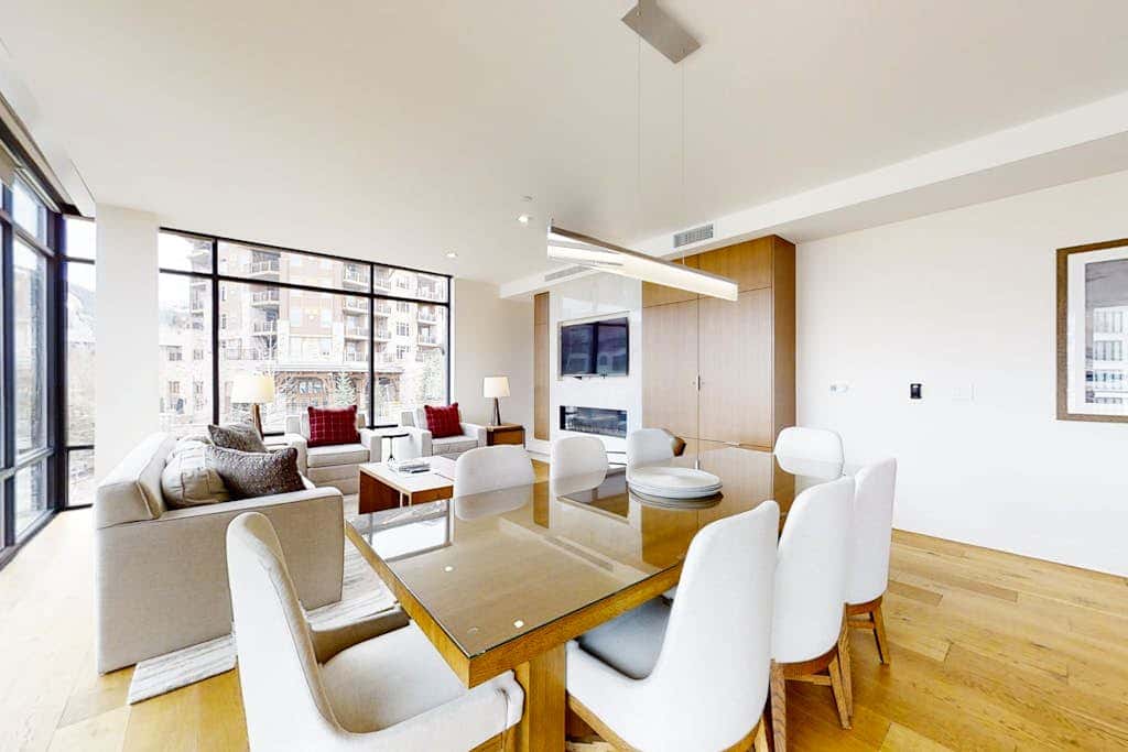 All-Suite Ski-In,Ski-Out Haven with Lavish Interior, Heated Pool & 2 Hot Tubs