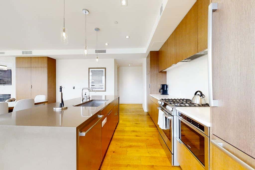All-Suite Ski-In,Ski-Out Haven with Lavish Interior, Heated Pool & 2 Hot Tubs