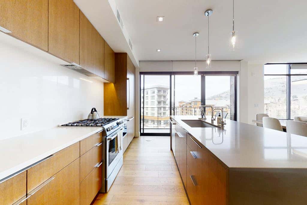 All-Suite Ski-In,Ski-Out Haven with Lavish Interior, Heated Pool & 2 Hot Tubs
